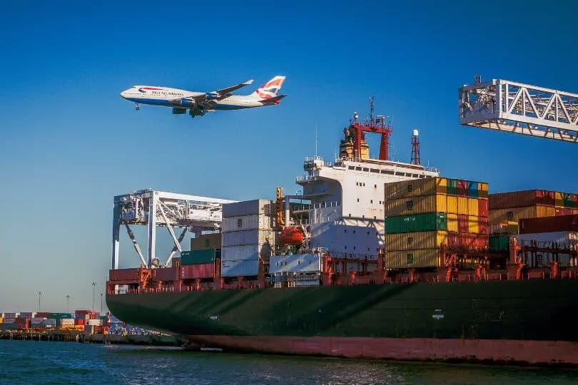Global Sea Freight Cargo Ship