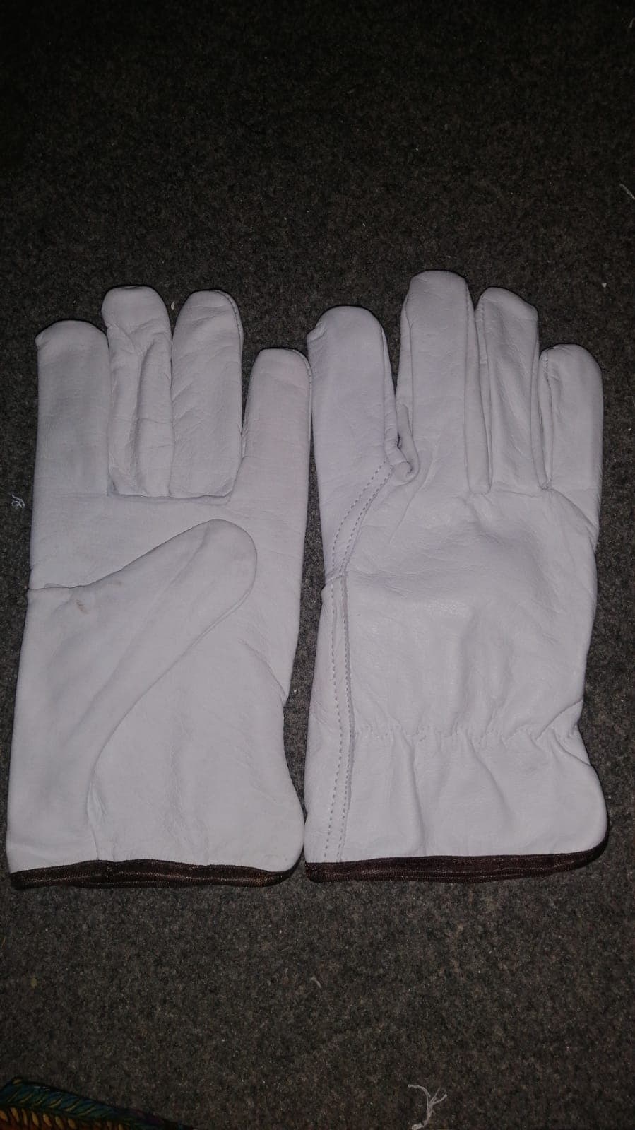 Premium Leather Gloves thumbnail 4